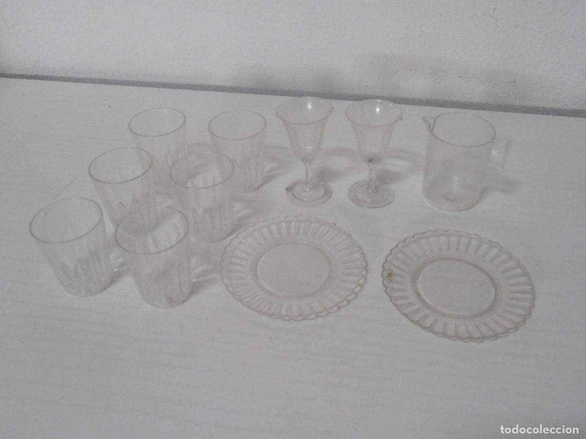 Juguetes antiguos y juegos de colecci&oacute;n: LOTE CACHARRITOS DE COCINA JUGUETE, PLATOS, VASOS Y JARRA TIPO CRISTAL, V-11, A&Ntilde;OS 70
