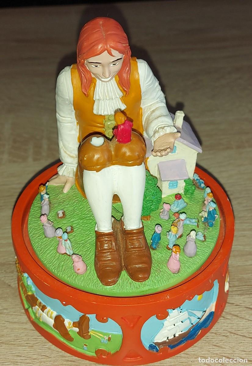 Juguetes antiguos y juegos de colecci&oacute;n: Carrusel musical GULLIVER EN EL PAIS DE LOS ENANITOS DISNEY
