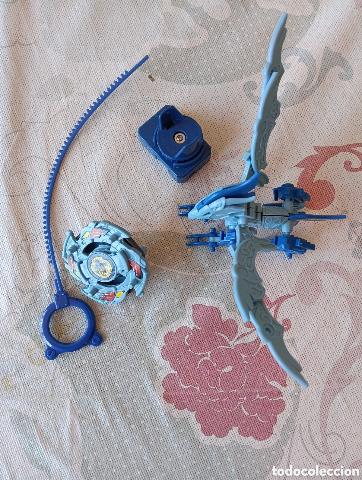 Juguetes antiguos y juegos de colecci&oacute;n: Beyblade Griffolyon + Figura