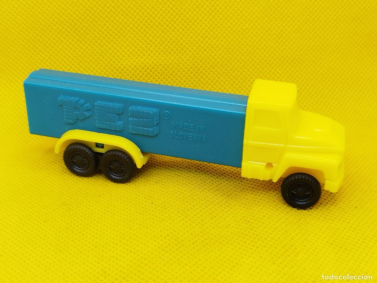 Juguetes antiguos y juegos de colecci&oacute;n: Camioneta serie D de pez