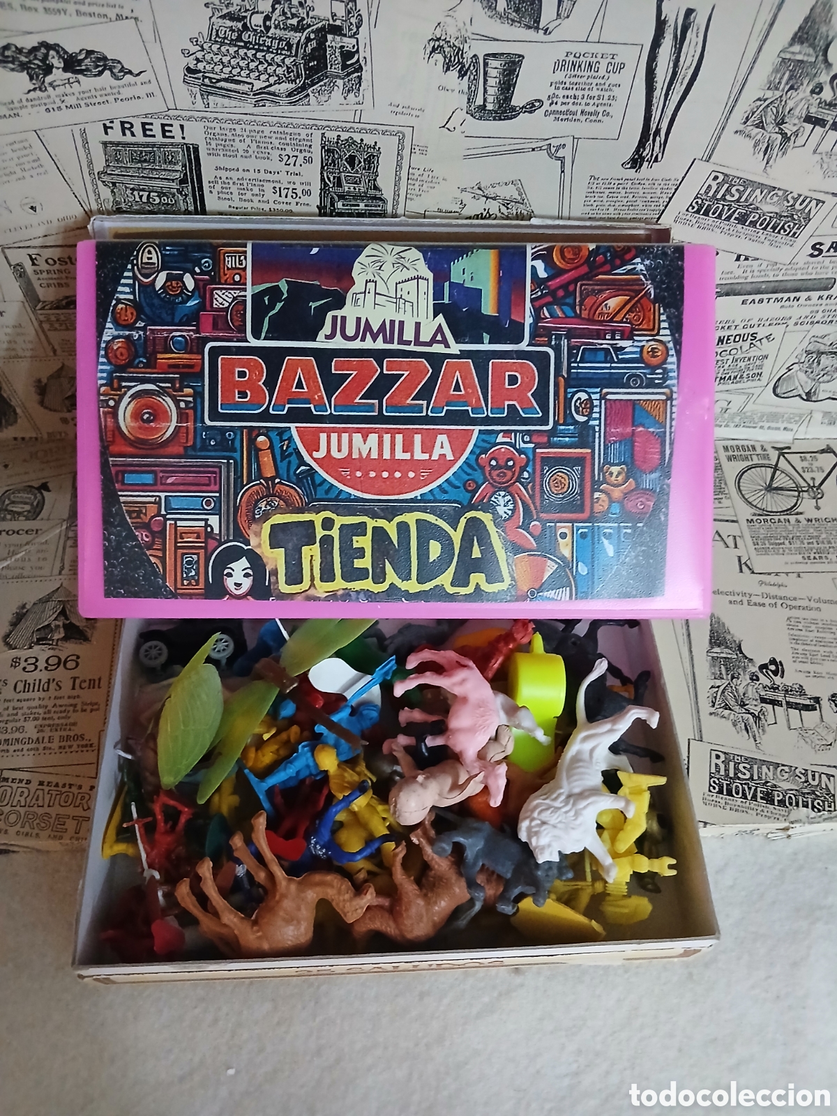 Juguetes antiguos y juegos de colecci&oacute;n: Caja con juguetes de kiosco.