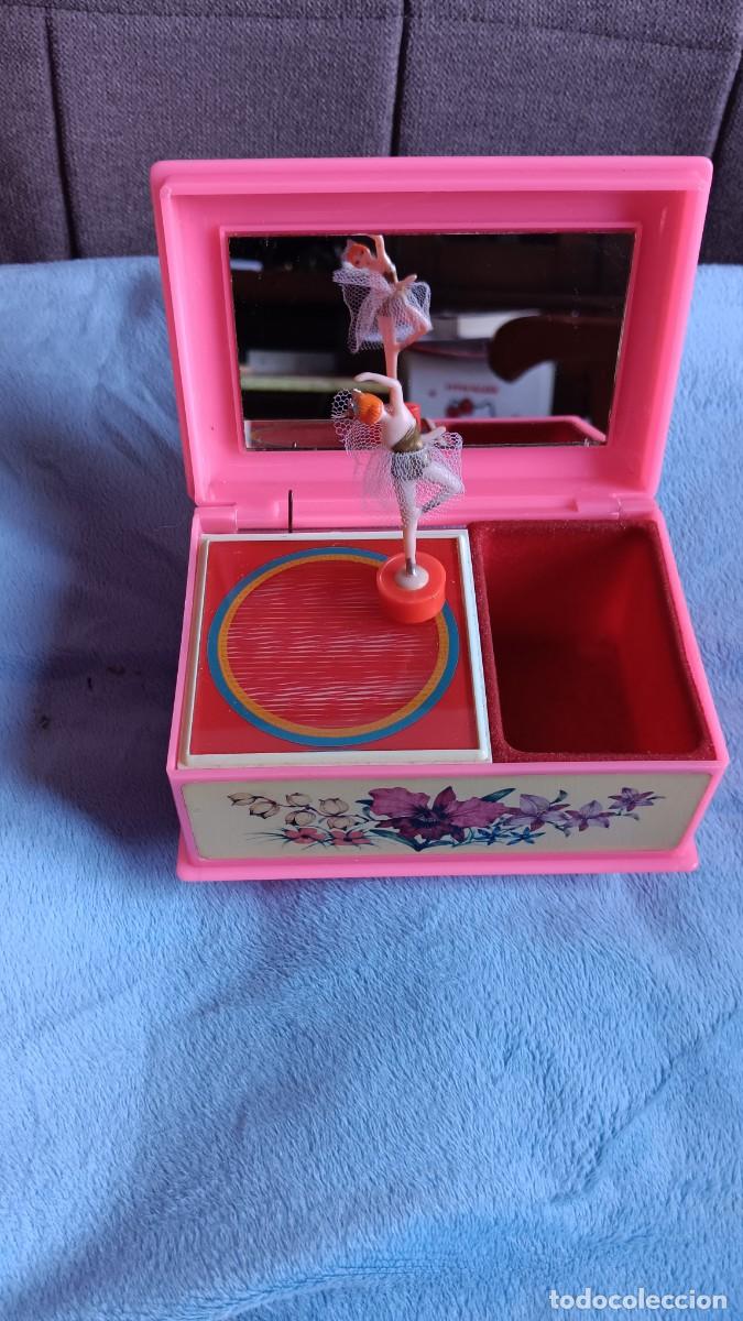 Juguetes antiguos y juegos de colecci&oacute;n: COFRE MUSICAL LADY MATE. MADE IN JAPAN A&Ntilde;OS 80. MAGNETICO. MELODIA EL LAGO DE LOS CISNES. FUNCIONA.