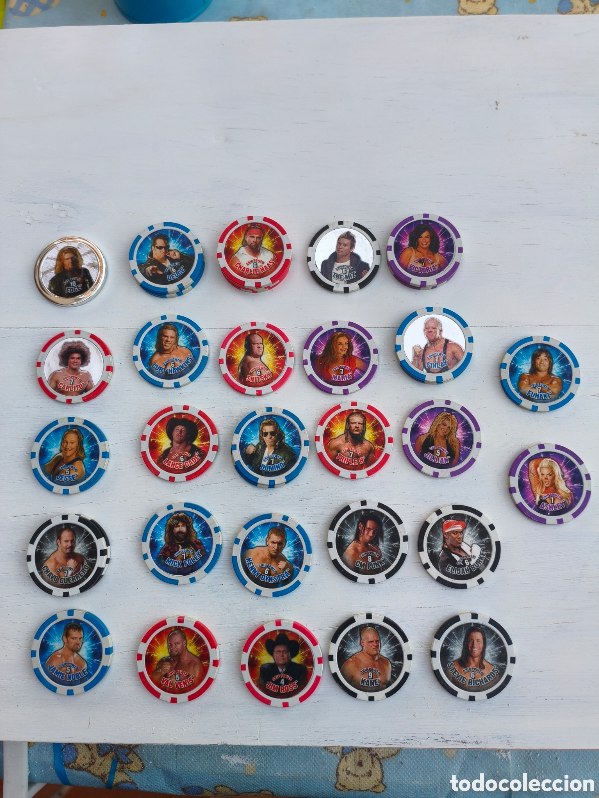 Brinquedos antigos e Jogos de cole&ccedil;&atilde;o: Lote de 34 fichas WWE Chipz (2003&ndash;2008) &ndash; 27 diferentes + 7 repetidas