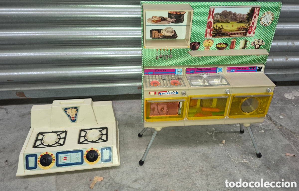 Juguetes antiguos y juegos de colecci&oacute;n: Antigua cocina de juguete. Retro y vintage. En pl&aacute;stico y metal