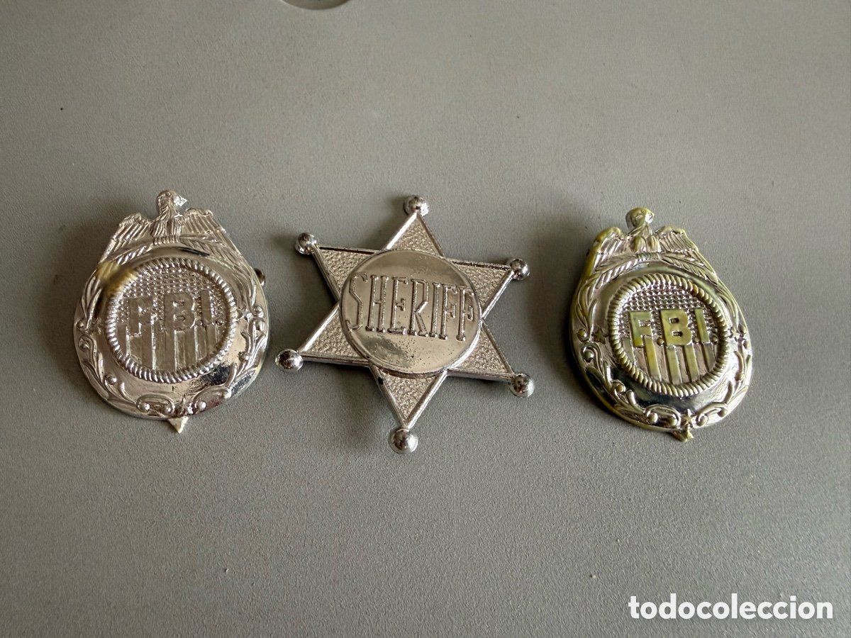 Juguetes antiguos y juegos de colecci&oacute;n: 3 Antiguas Placas Juguete. FBI. SHERIFF