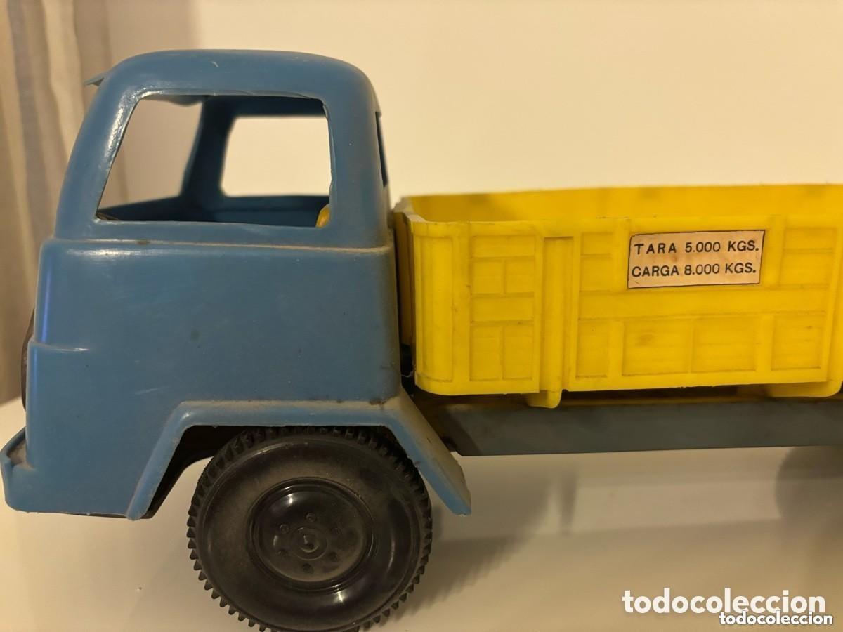 Juguetes antiguos y juegos de colecci&oacute;n: Precioso cami&oacute;n de pl&aacute;stico y metal a&ntilde;os 60