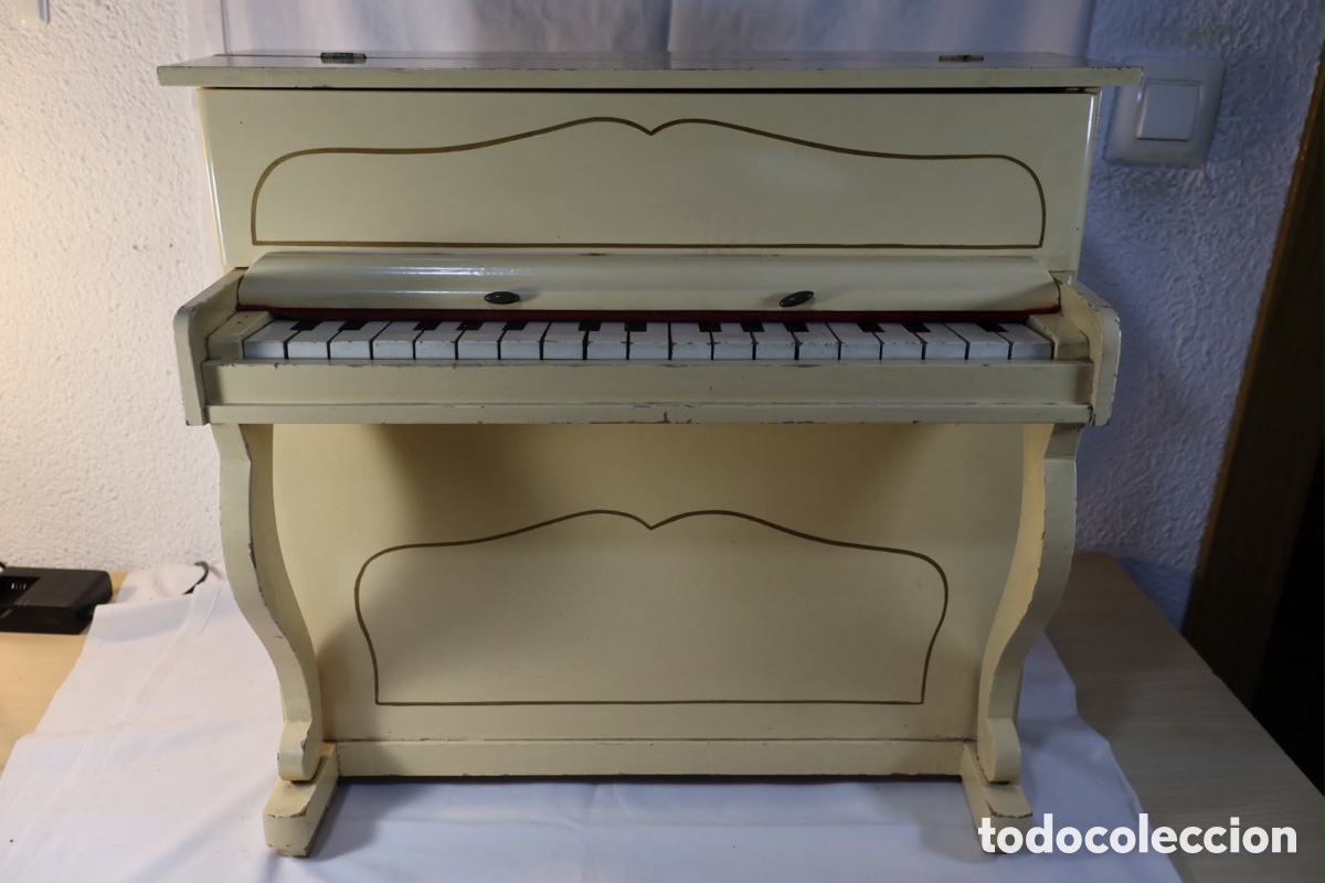 Juguetes antiguos y juegos de colecci&oacute;n: Antiguo y raro piano vertical de juguete faventia