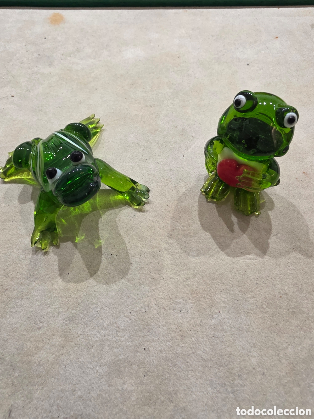 Juguetes antiguos y juegos de colecci&oacute;n: 2 Ranas decorativas en verde