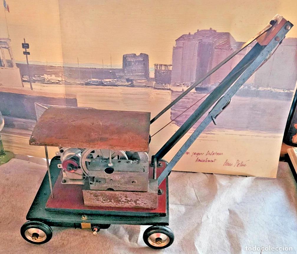 Juguetes antiguos y juegos de colecci&oacute;n: RARE ANCIEN JOUET EN TOLE GRUE MOTORISEE D'ORIGINE ANGLAISE CERTAINEMENT