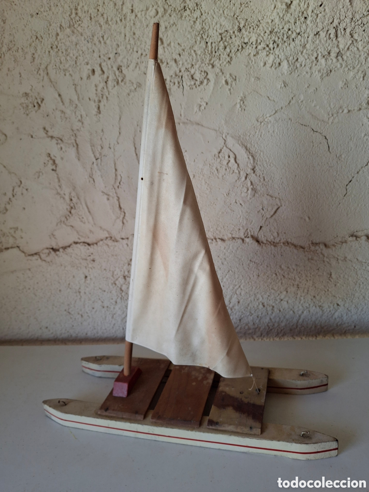 Juguetes antiguos y juegos de colecci&oacute;n: CATAMARAN DE MADERA ARTESANAL