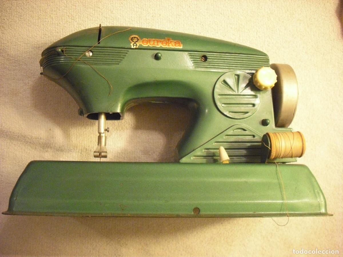 Brinquedos antigos e Jogos de cole&ccedil;&atilde;o: ANTIGUA MAQUINA DE COSER DE JUGUETE, MARCA EUREKA . 25 X 13 X 18 CM