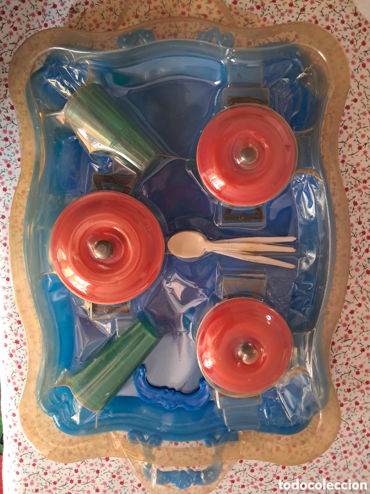 Brinquedos antigos e Jogos de cole&ccedil;&atilde;o: Bandeja con ollas de cocina y tapas, vasos y cucharitas