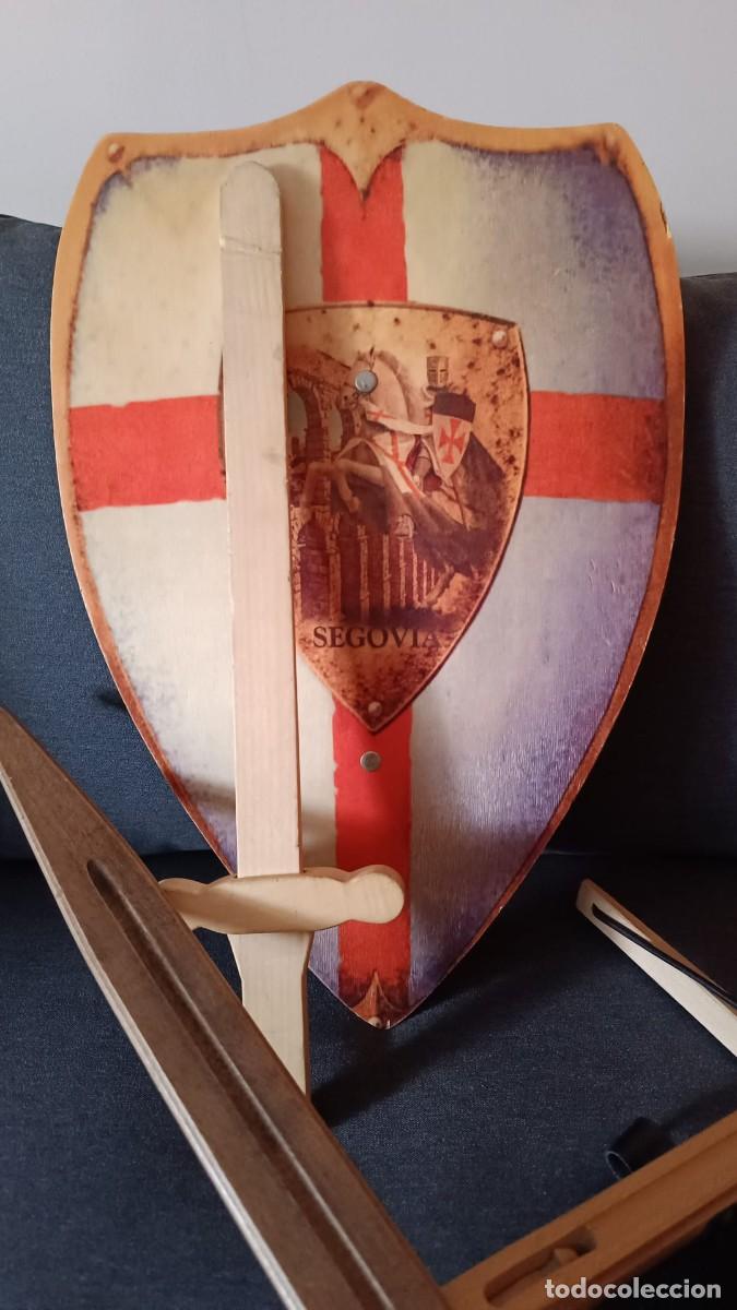 Jouets Anciens et Jeux de collection: N - JUEGO DE ARMAS MEDIEVALES EN MADERA - BALLESTA, ESCUDO Y ESPADAS ARTESANALES - JUGUETES.