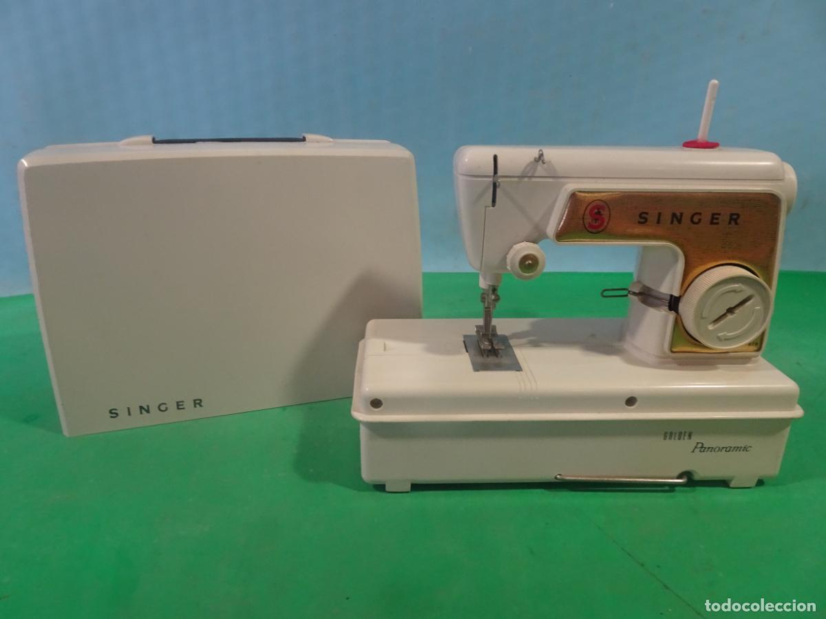 Juguetes antiguos y juegos de colecci&oacute;n: MAQUINA DE COSER SINGER-modelo 67B13-Golden Panoramic