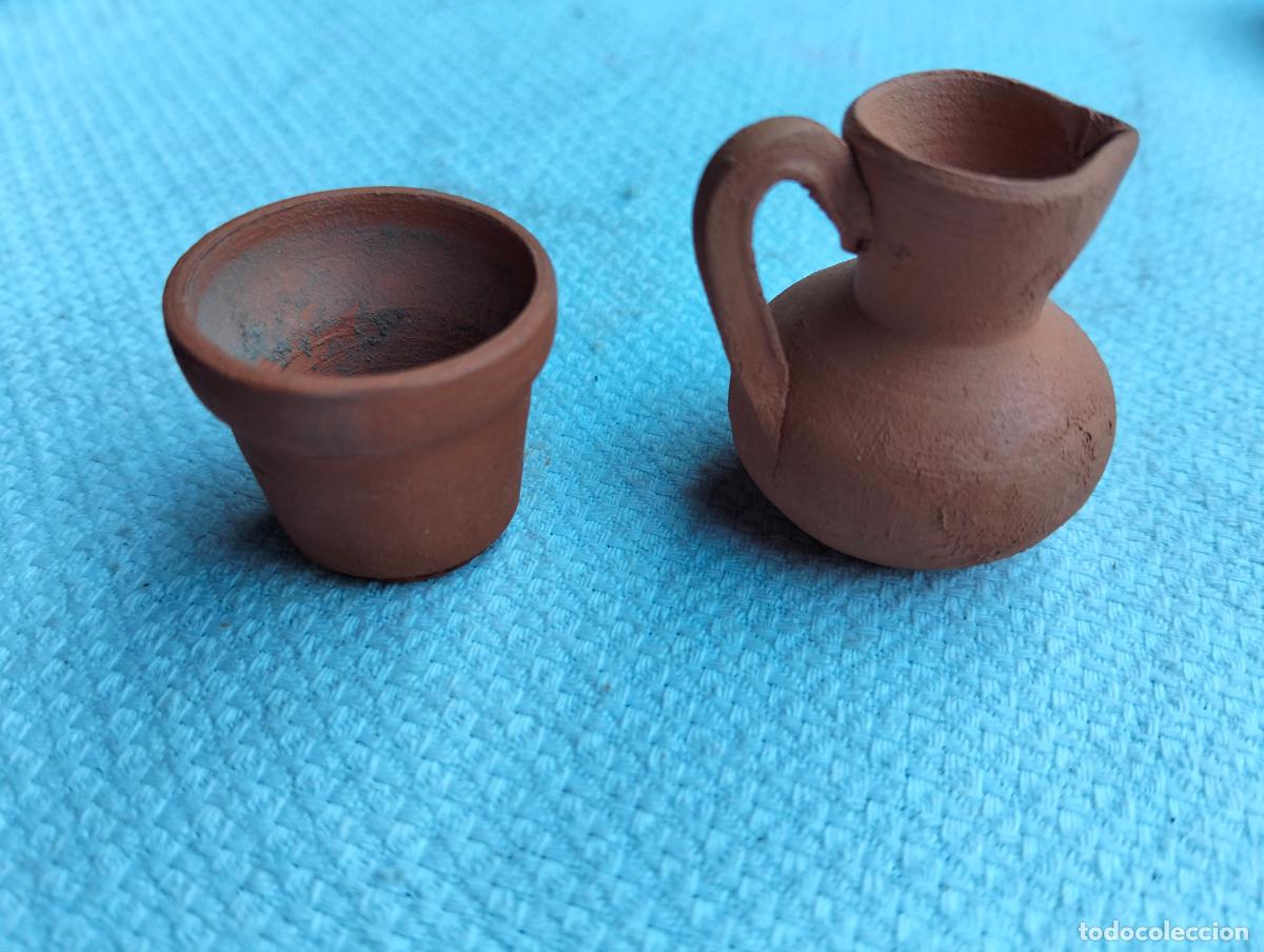 Juguetes antiguos y juegos de colecci&oacute;n: Jarra jarrita peque&ntilde;a diminuta y tiesto de juguete vintage cer&aacute;mica barro marr&oacute;n