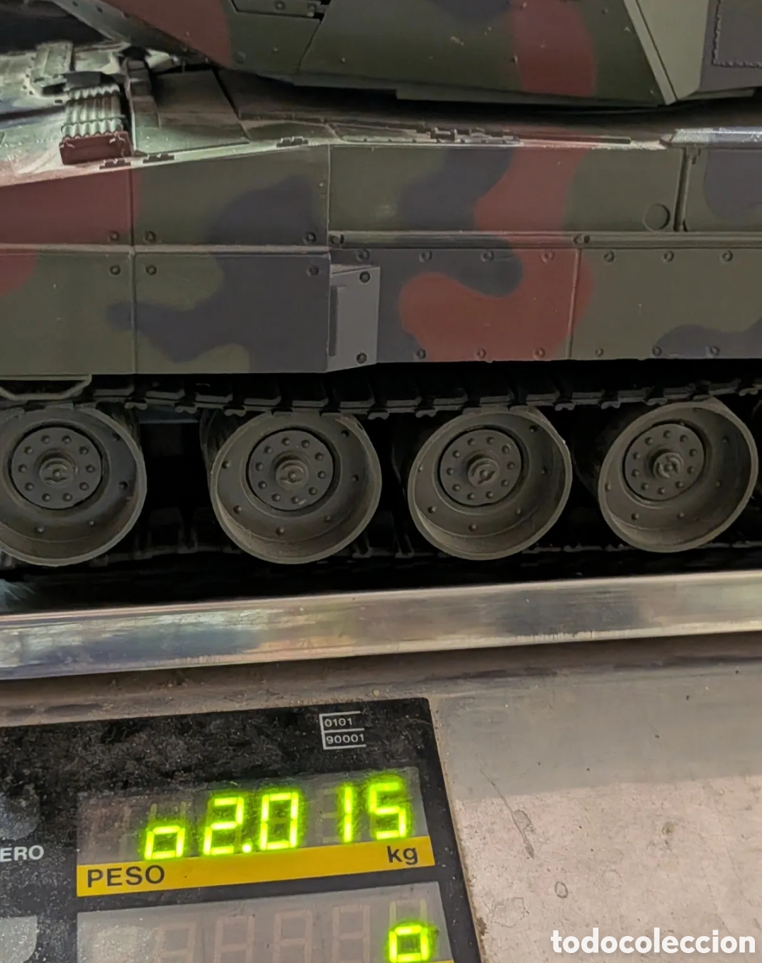 Juguetes antiguos y juegos de colecci&oacute;n: TANQUE LEOPARD 2A6 HOBBIT ENGINE 1:16 - Foto 7