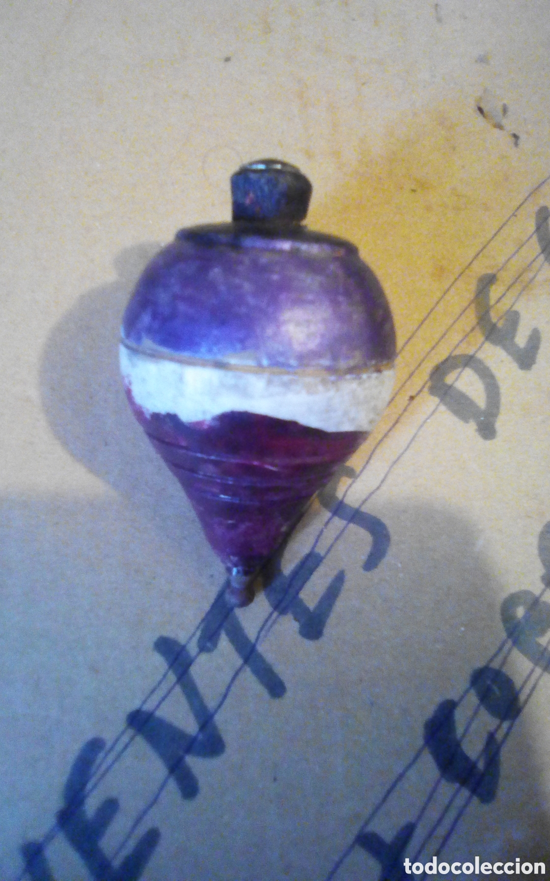 Juguetes antiguos y juegos de colecci&oacute;n: Antiguo chompo, trompo, peonza de madera. Con coronilla, repintado.
