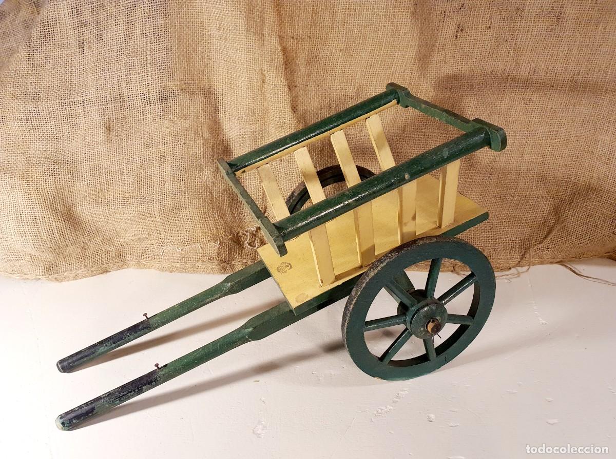 Juguetes antiguos y juegos de colecci&oacute;n: Antiguo carro de madera de juguete.