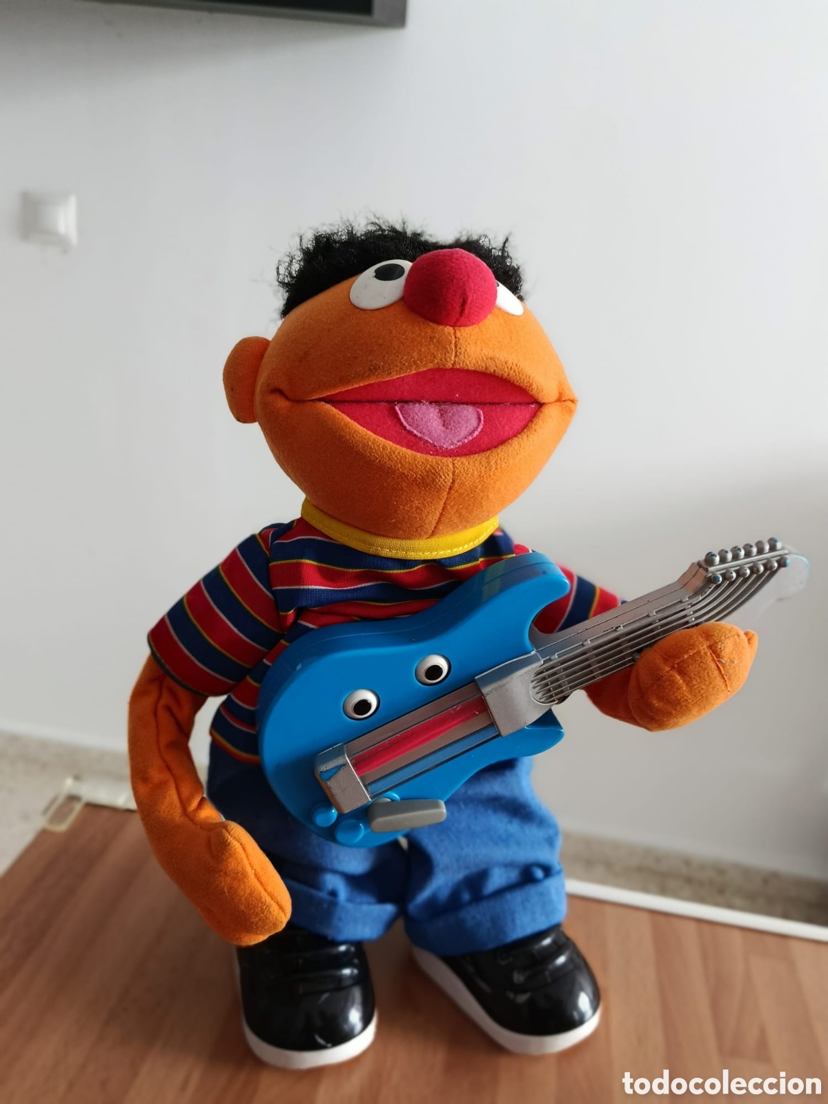 Juguetes antiguos y juegos de colecci&oacute;n: Epi Guitarra Marchosa Fisher-Price 2008