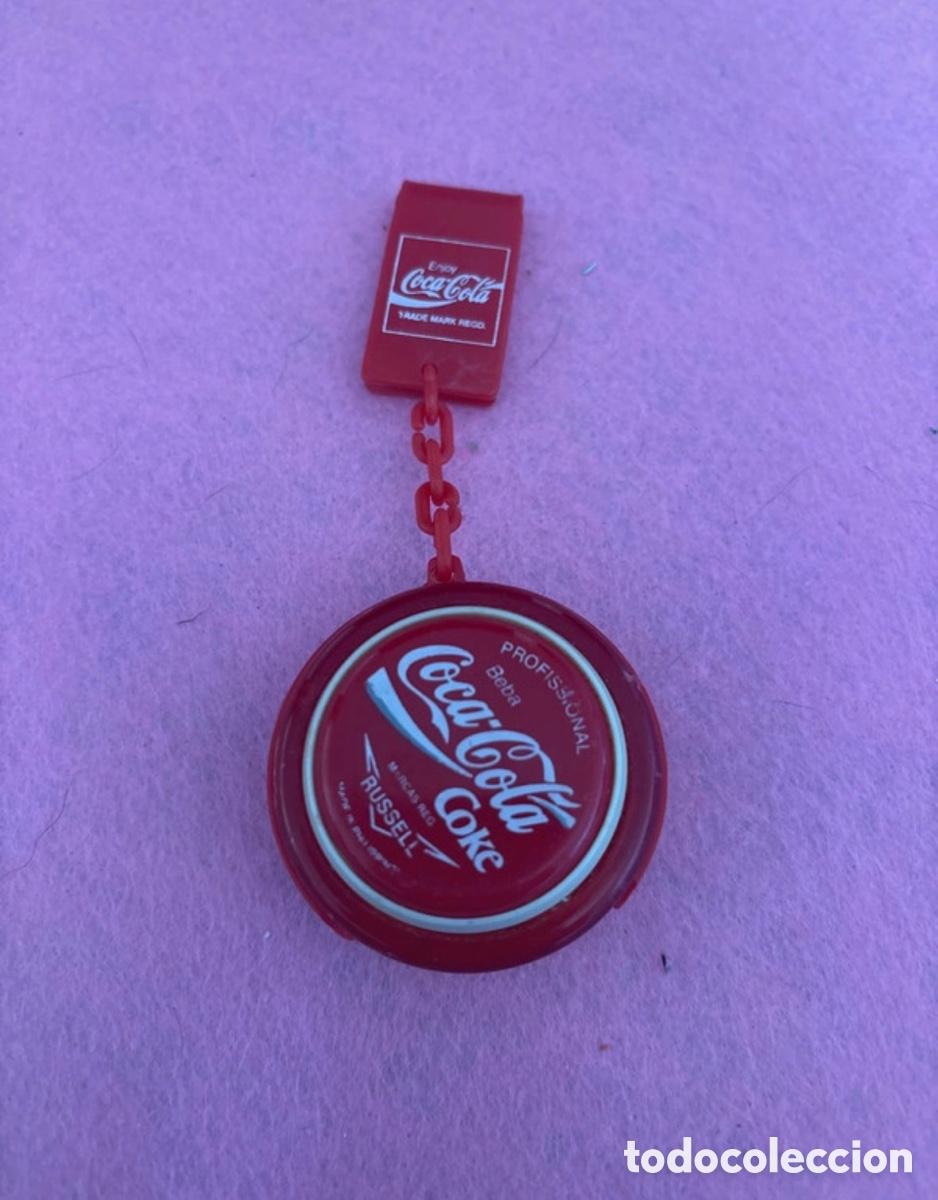 Juguetes antiguos y juegos de colecci&oacute;n: Raro porta yoyo para enganchar en la ropa Russell (A17)