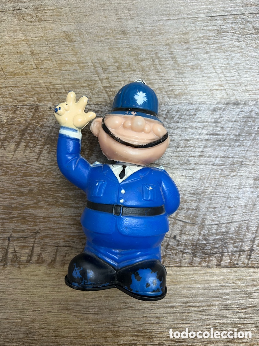Juguetes antiguos y juegos de colecci&oacute;n: Mu&ntilde;eco polic&iacute;a cuerda japan alps