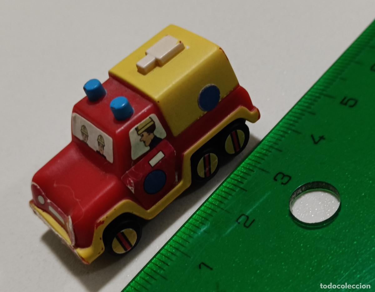 Juguetes antiguos y juegos de colecci&oacute;n: coche de bomberos miniatura mini vehiculo escala
