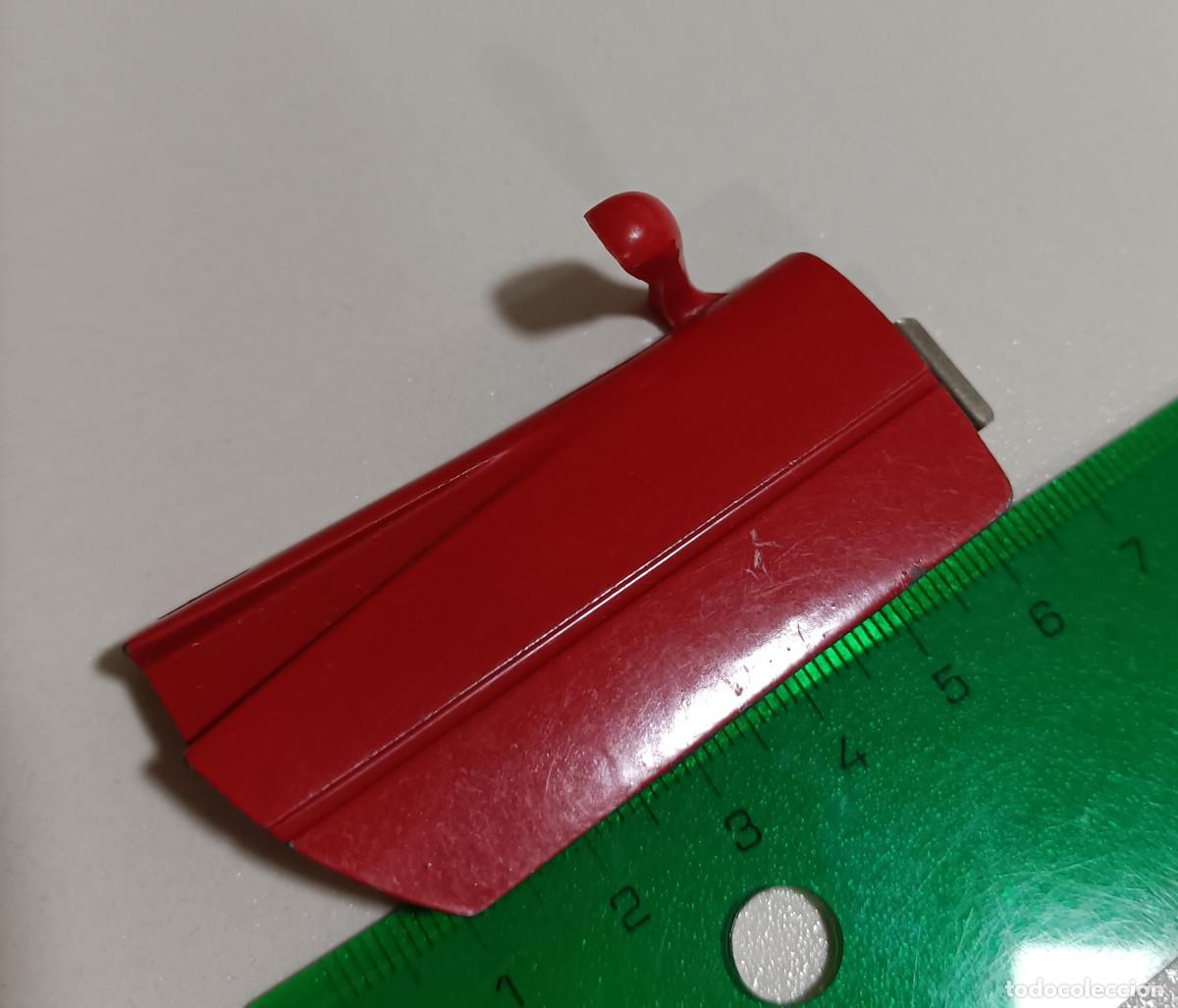 Juguetes antiguos y juegos de colecci&oacute;n: puerta de coche metal metalica escala vehiculo