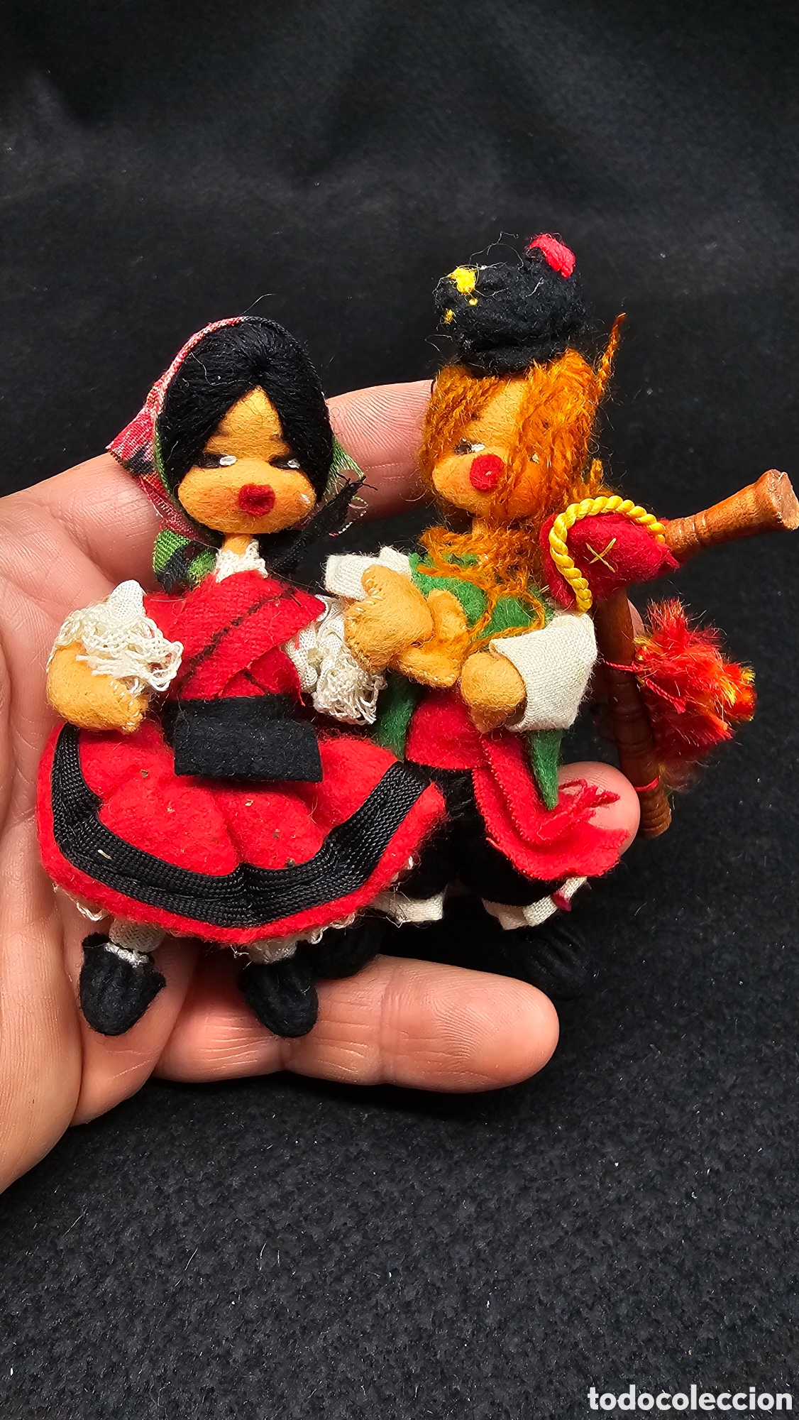 Juguetes antiguos y juegos de colecci&oacute;n: pareja de mu&ntilde;ecos artesanales antiguos de fieltro