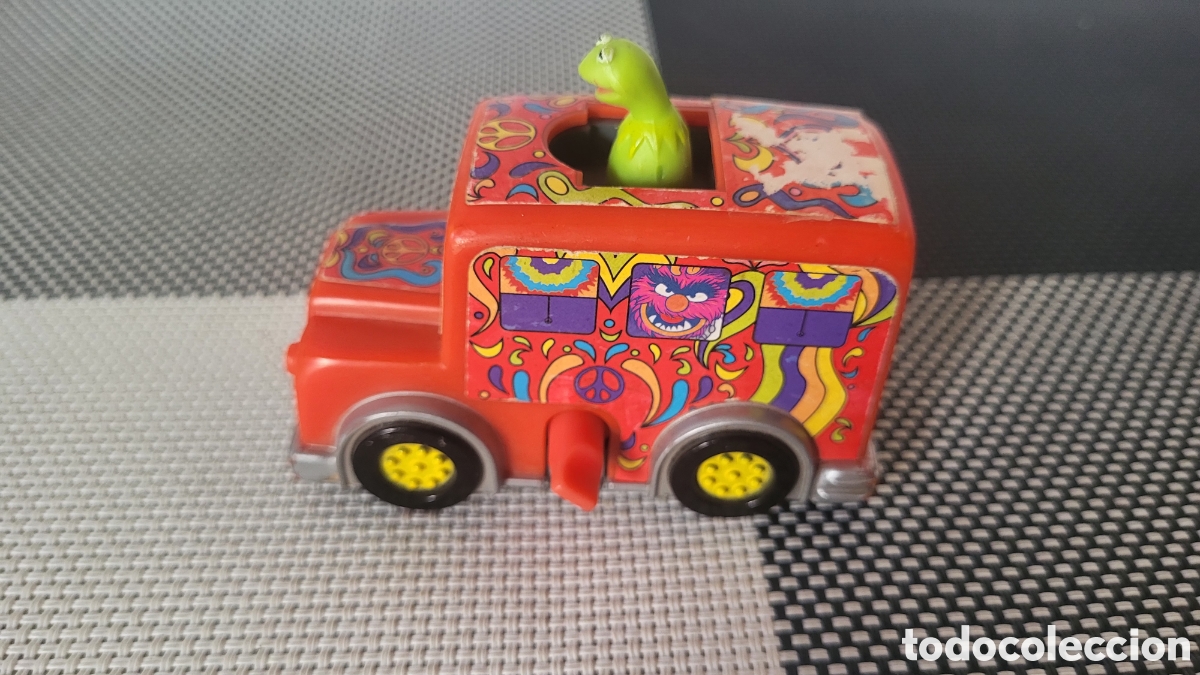 Juguetes antiguos y juegos de colecci&oacute;n: Antiguo coche de cuerda alas 90'