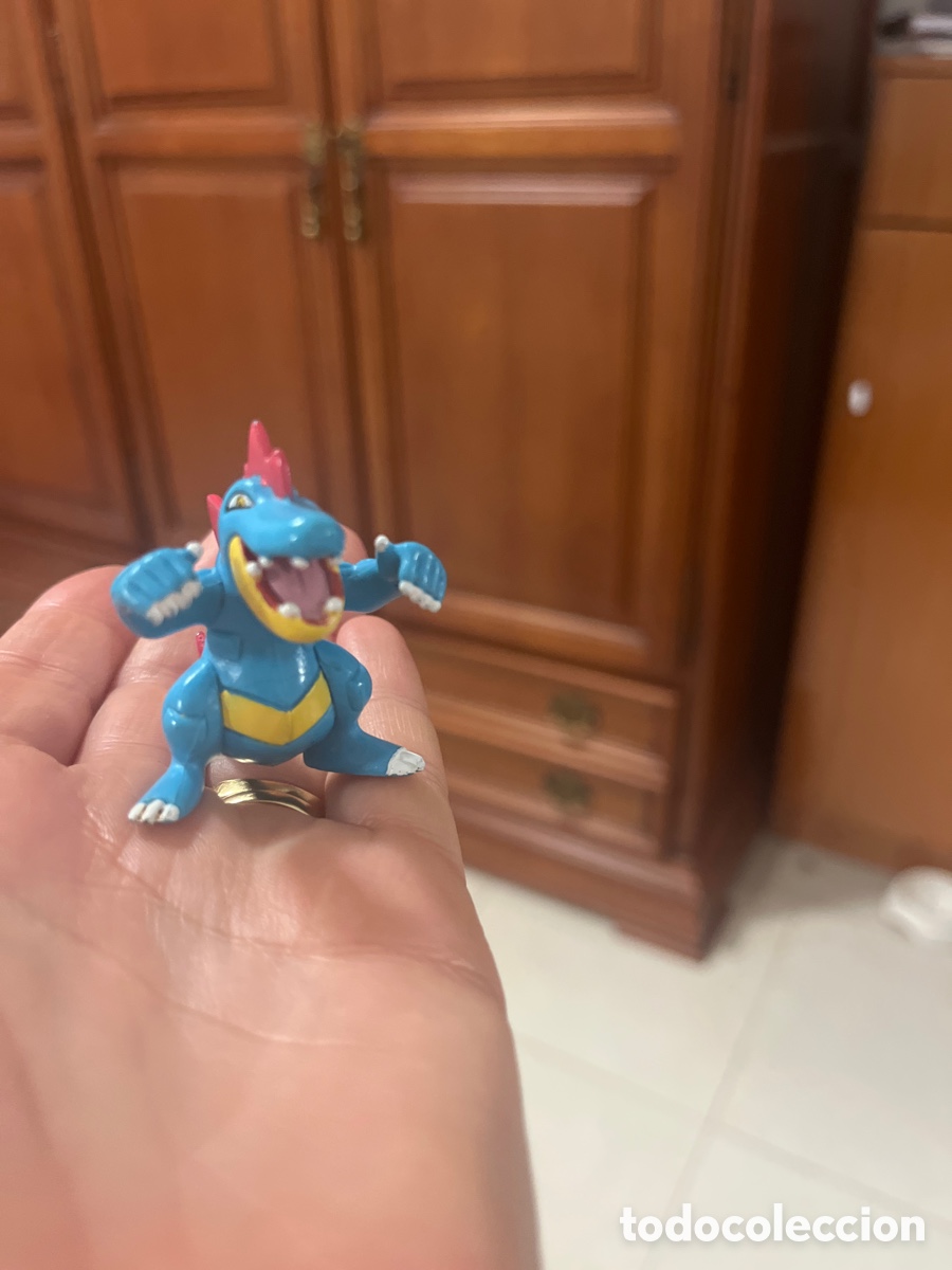 Juguetes antiguos y juegos de colecci&oacute;n: Figura licencia pokemon 2010