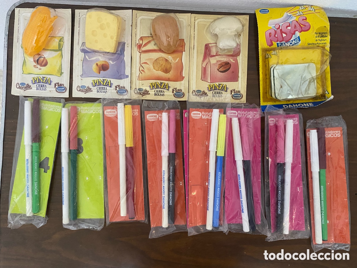 Jouets Anciens et Jeux de collection: Lote Promocional Vintage DANONE - Pinzas Cierra Bolsas y Rotuladores M&aacute;gicos - &iexcl;NUEVOS EN BL&Iacute;STER!
