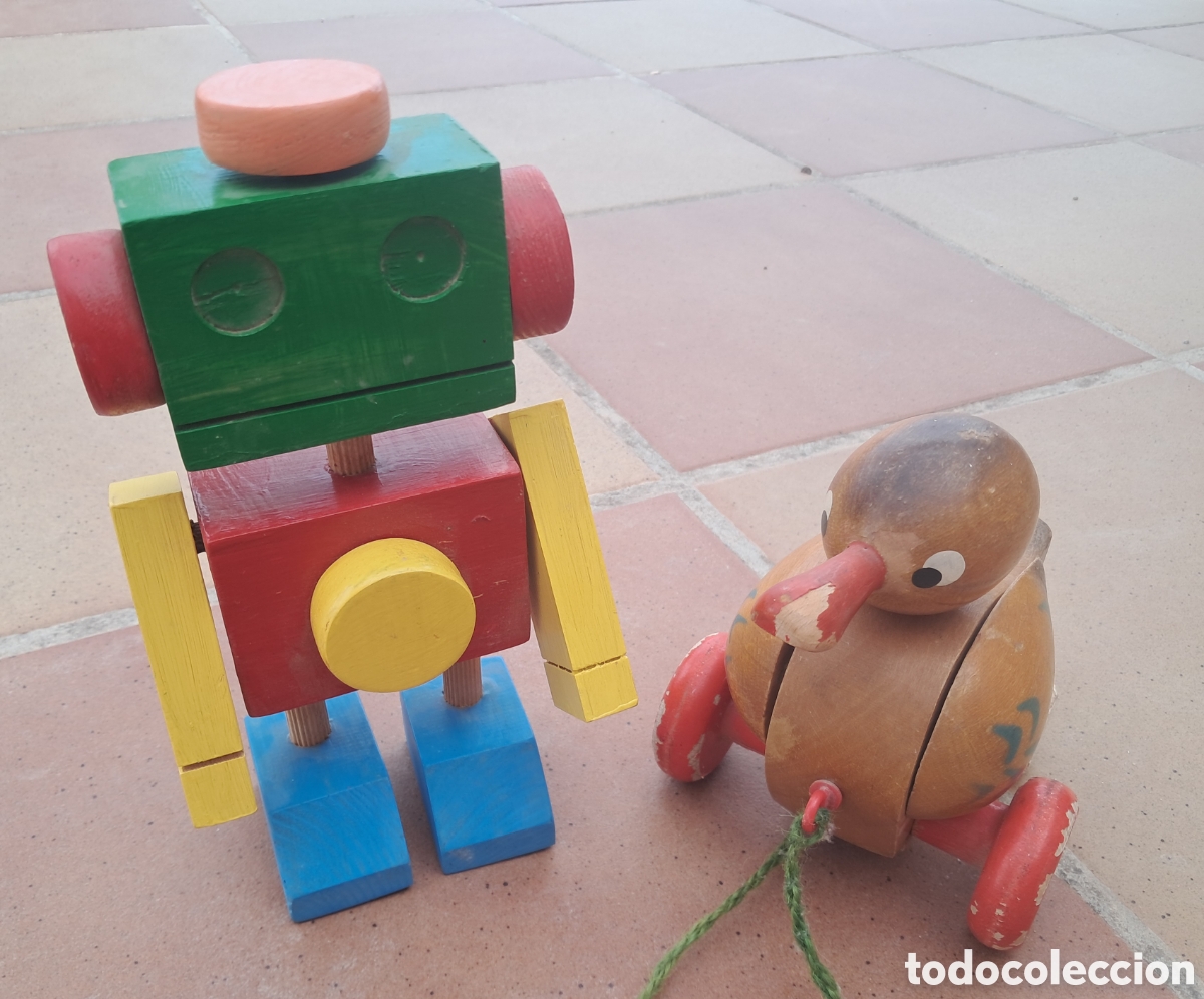 Juguetes antiguos y juegos de colecci&oacute;n: Vintage Wooden Toy Duo: 1960s Pull Duck & Retro Geometric Robot