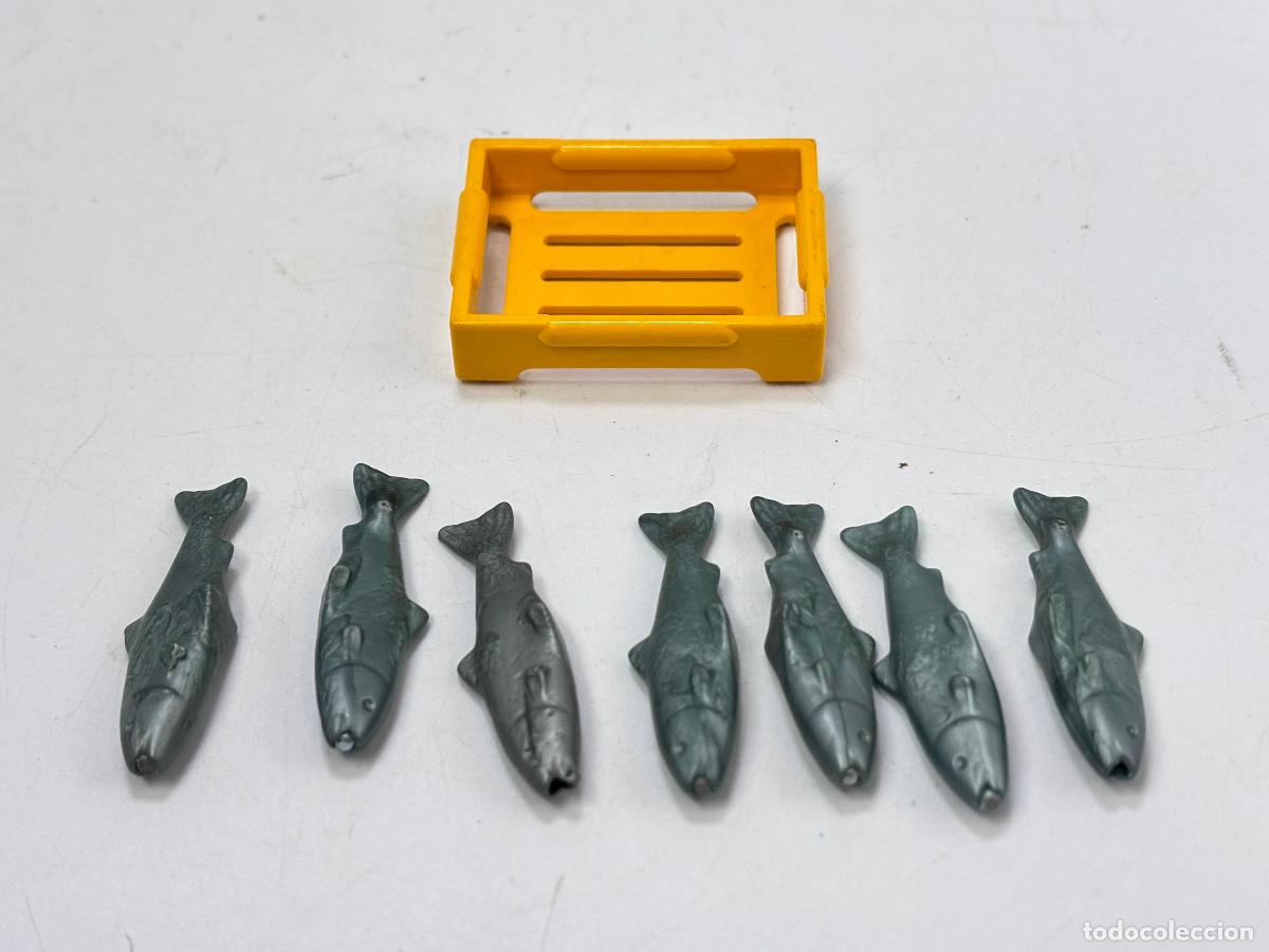 Giocattoli antichi e Giochi di collezione: Playmobil lote peces con metal en boca para im&aacute;n con caja amarilla