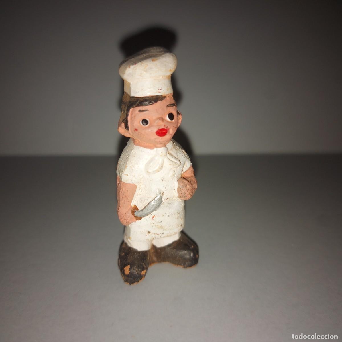 Juguetes antiguos y juegos de colecci&oacute;n: ANTIGUA FIGURA DE BARRO, COCINERO