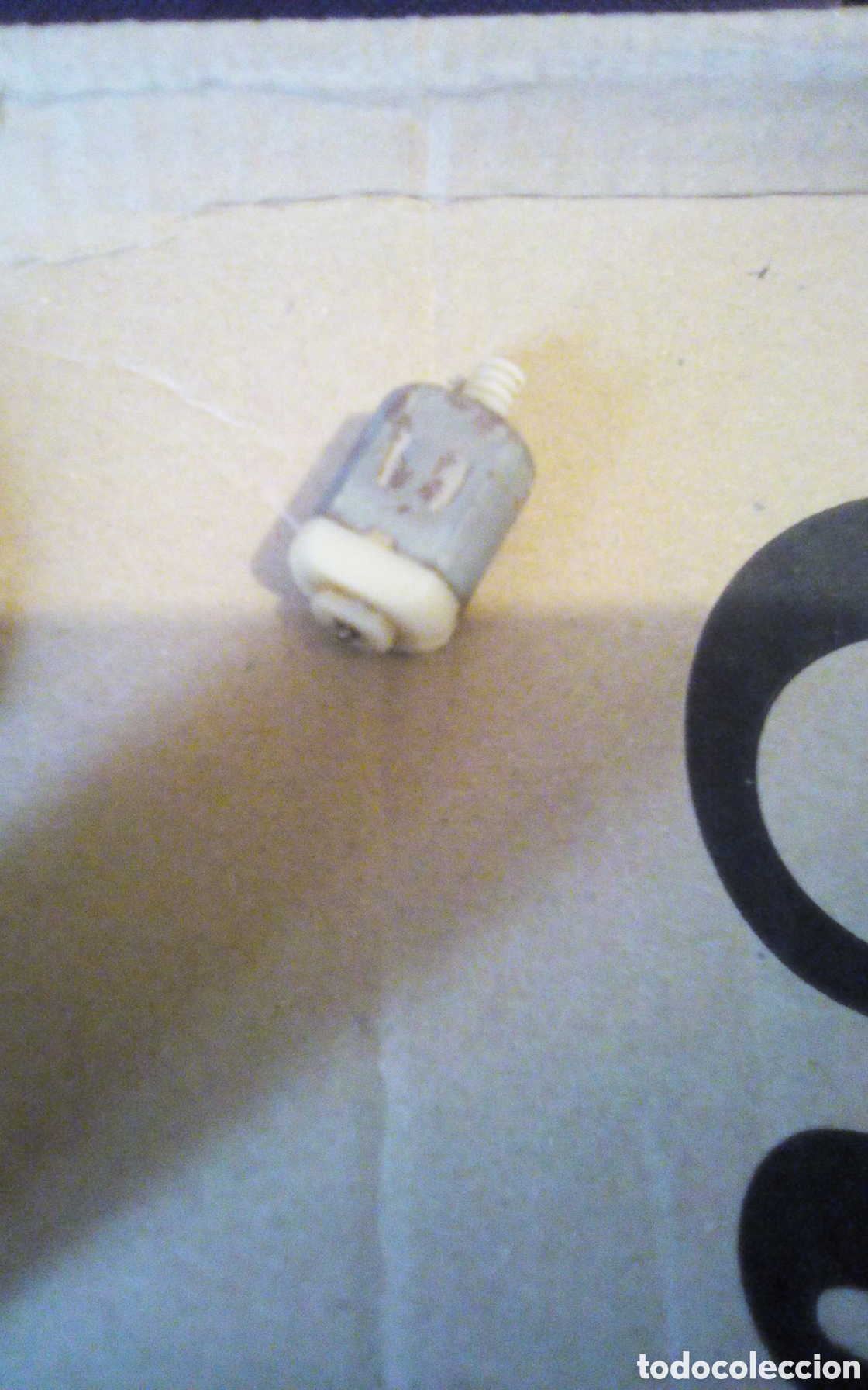 Juguetes antiguos y juegos de colecci&oacute;n: Peque&ntilde;o mini motor para juguetes el&eacute;ctricos. Mabuchi Motor. Mide 3 cm.