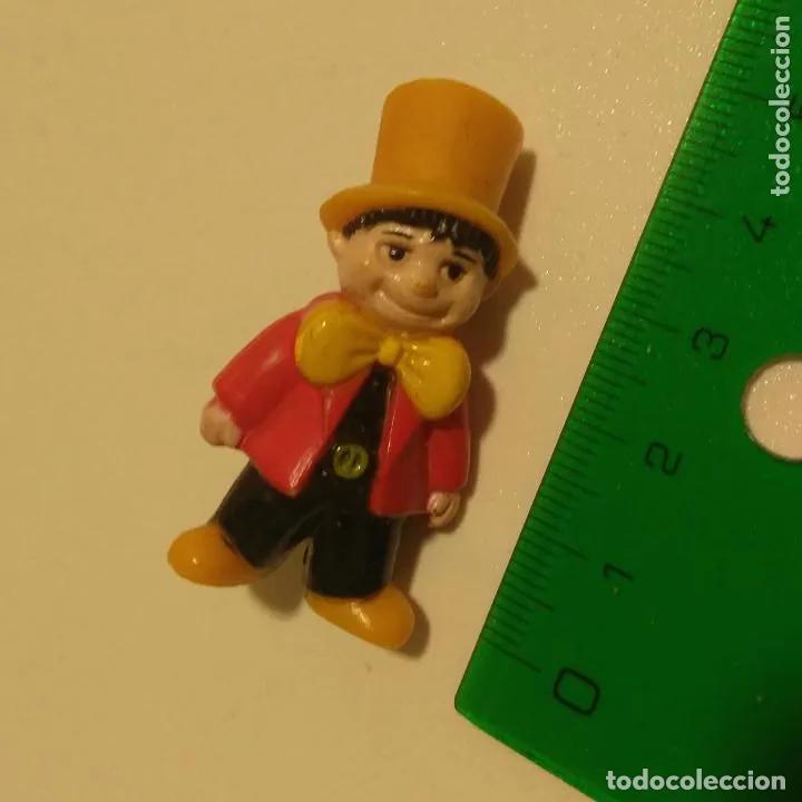 Juguetes antiguos y juegos de colecci&oacute;n: figura mu&ntilde;eco mu&ntilde;equito figurita mago con sombrero y lazo gorro miniatura mini KINKARTZ
