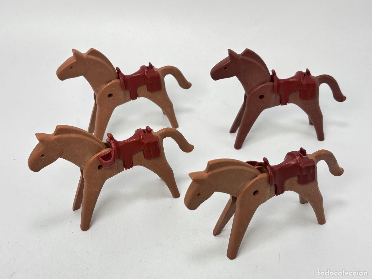 Juguetes antiguos y juegos de colecci&oacute;n: Playmobil lote caballo con silla de montar caballer&iacute;a nordista