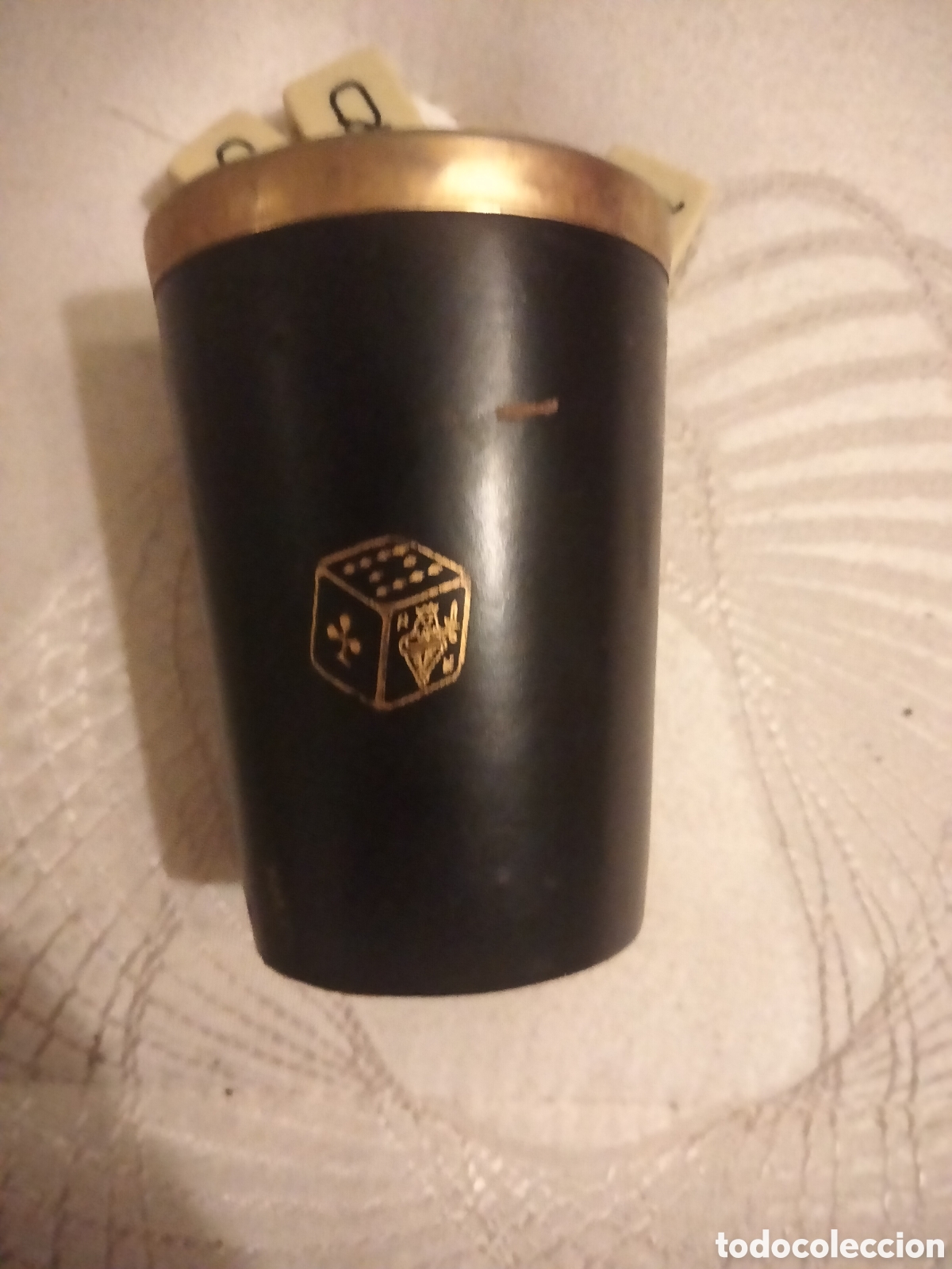 Juguetes antiguos y juegos de colecci&oacute;n: Cubilete cl&aacute;sico piel y met&aacute;lico