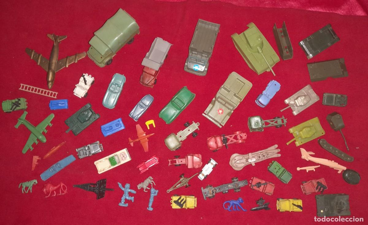 Juguetes antiguos y juegos de colecci&oacute;n: Lote 40 Piezas Pl&aacute;stico Quiosco A&ntilde;os 70/80 - Militar, Coches y Aviones - Ideal Restaurar / Desguace