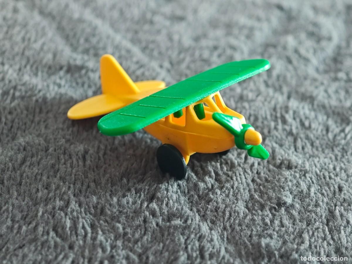 Juguetes antiguos y juegos de colecci&oacute;n: Avi&oacute;n en miniatura de pl&aacute;stico