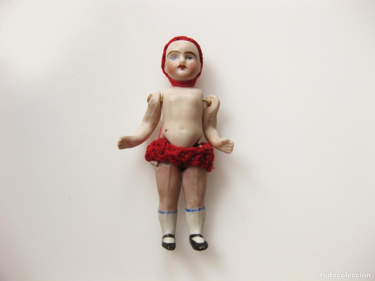 Juguetes antiguos y juegos de colecci&oacute;n: PEQUE&Ntilde;A MU&Ntilde;ECA ARTICULADA DE PORCELANA. A&Ntilde;OS 20 O 30
