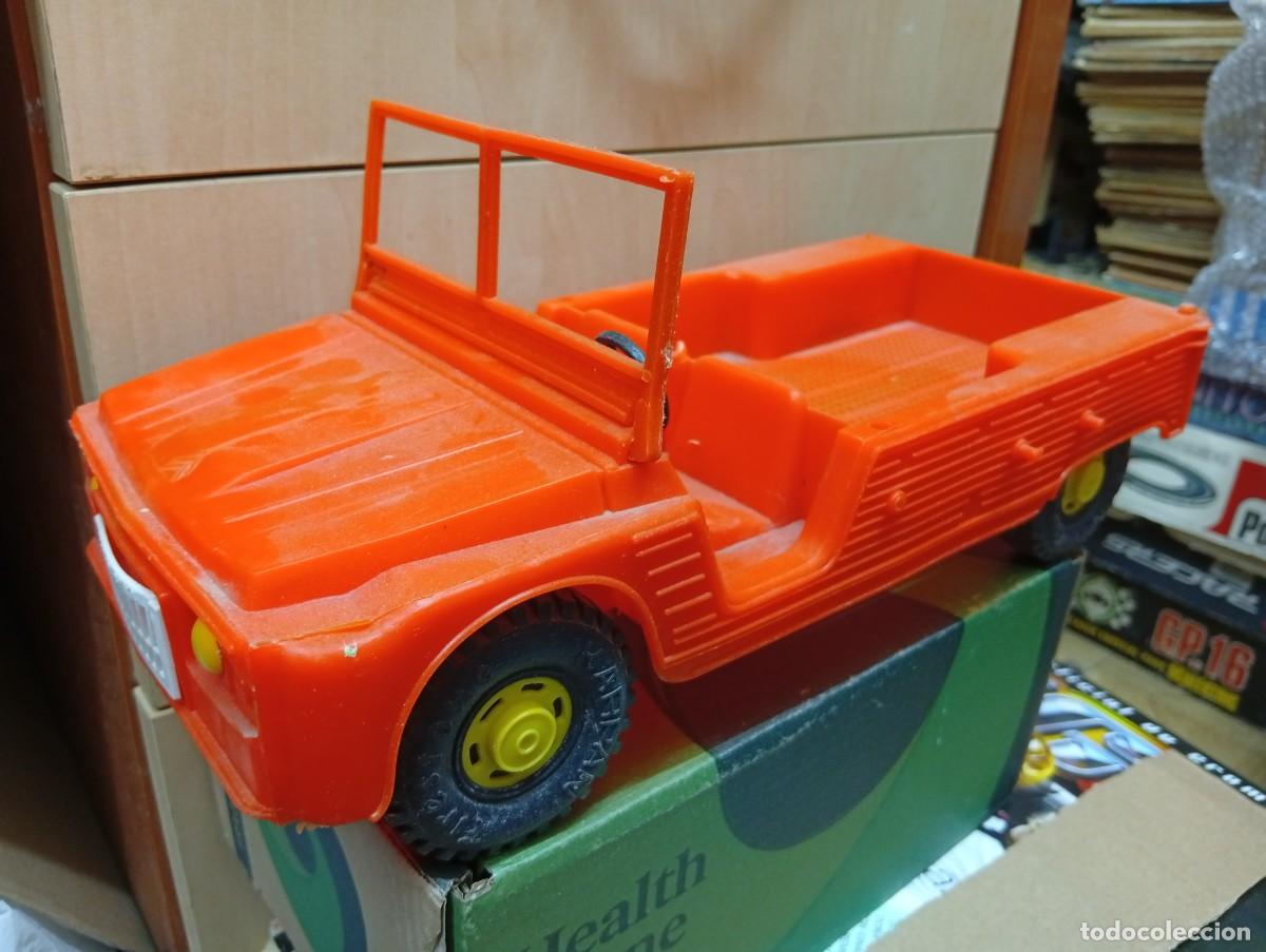 Juguetes antiguos y juegos de colecci&oacute;n: Citroen Mehari de pl&aacute;stico.Juguete de playa a&ntilde;os 70.