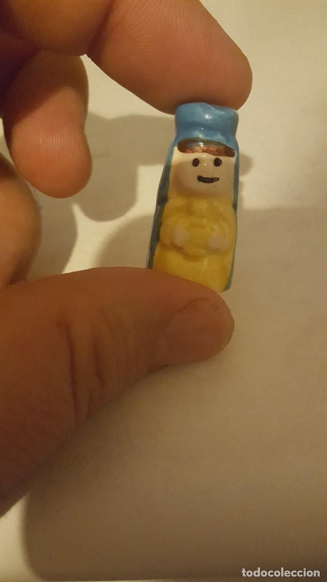 Antique Toys and Collectible Games: Peque&ntilde;a figurita de cer&aacute;mica o similar, probablemente la sorpresa de un rosco de reyes