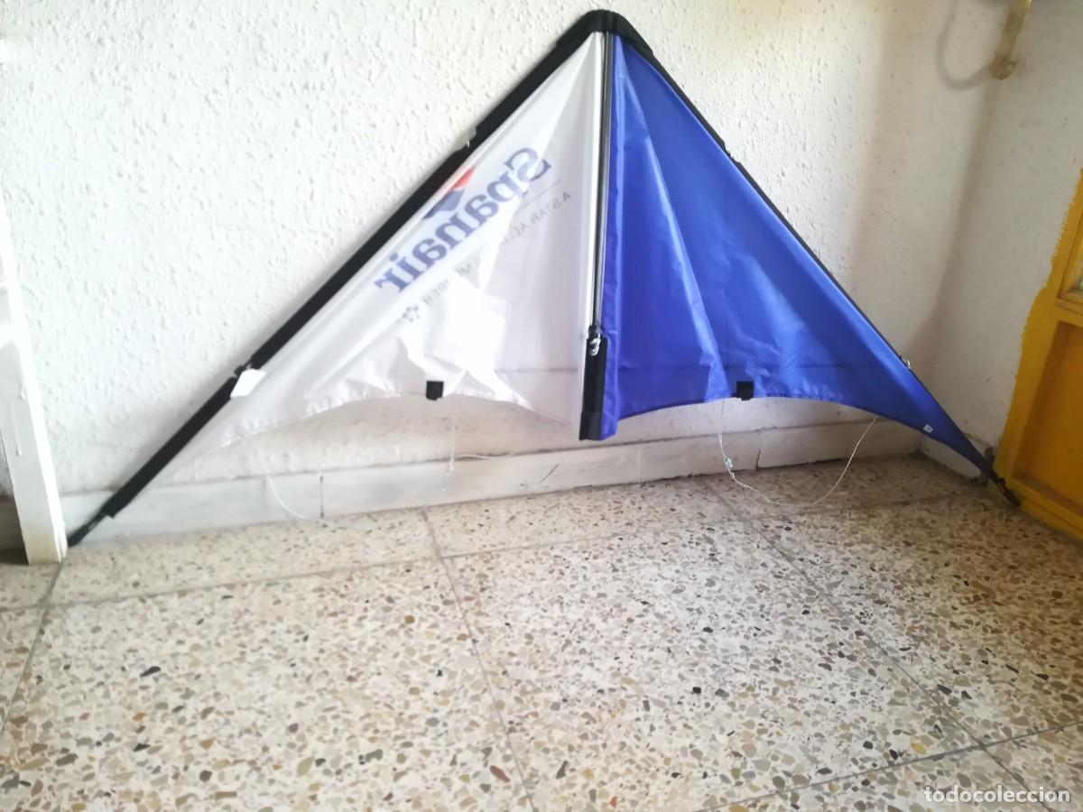 Juguetes antiguos y juegos de colecci&oacute;n: Cometa tipo Ala Delta Spanair - Foto 2
