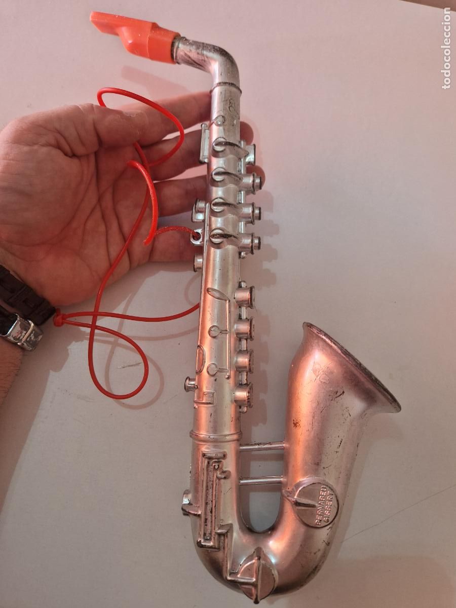 Brinquedos antigos e Jogos de cole&ccedil;&atilde;o: antiguo juguete saxo saxofon instrumento musical Bernabeu gisbert juego kiosko vintage egb