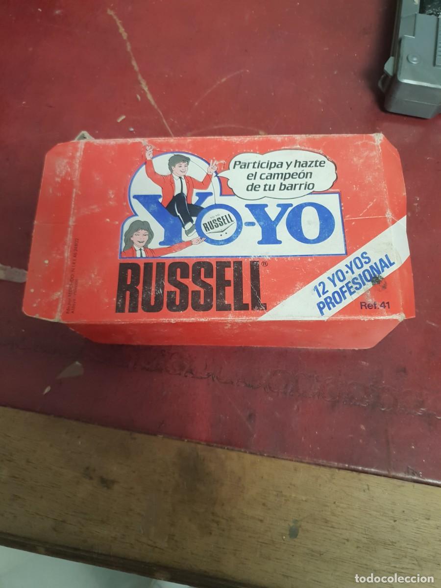 Jouets Anciens et Jeux de collection: Caja de 12 yo-yo russell super y profesional de tienda