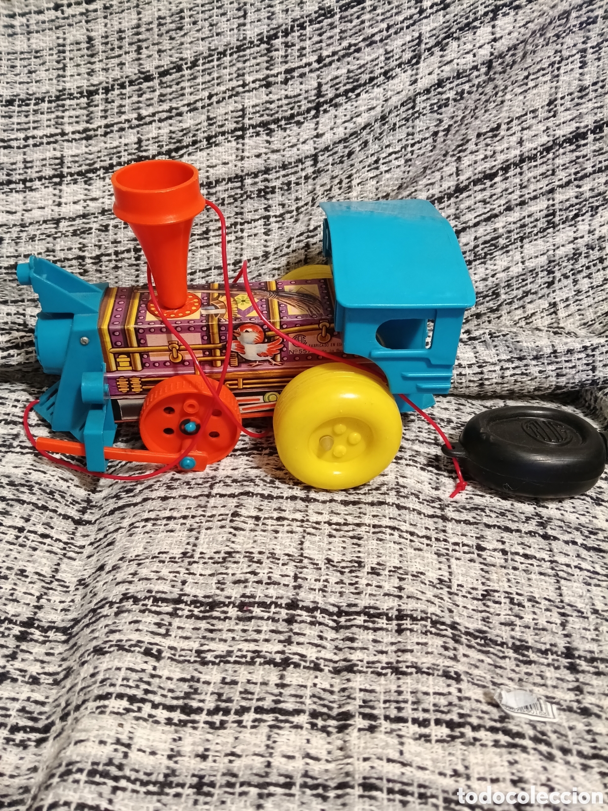 Juguetes antiguos y juegos de colecci&oacute;n: Locomotora Reig correpasillos a&ntilde;os 60 m&aacute;s otra de regalo