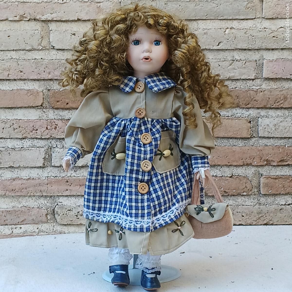 Juguetes antiguos y juegos de colecci&oacute;n: 1 ) MU&Ntilde;ECA GRANDE VESTIDA DE COLECCION.