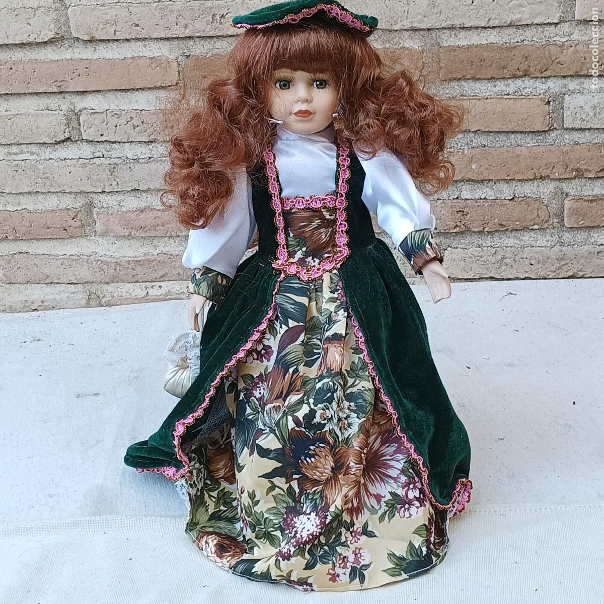 Juguetes antiguos y juegos de colecci&oacute;n: 4 ) MU&Ntilde;ECA GRANDE VESTIDA DE COLECCION.