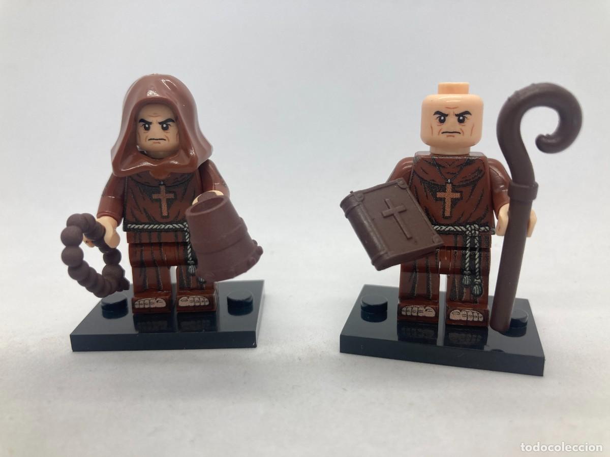 Altes Spielzeug und Spiele: Minifiguras monjes medievales